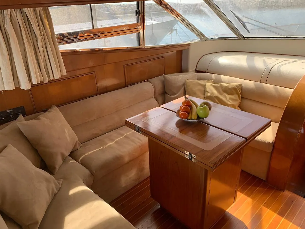 Botel Luna Badalona