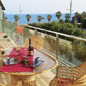 Alexandra's Beach-port Badalona